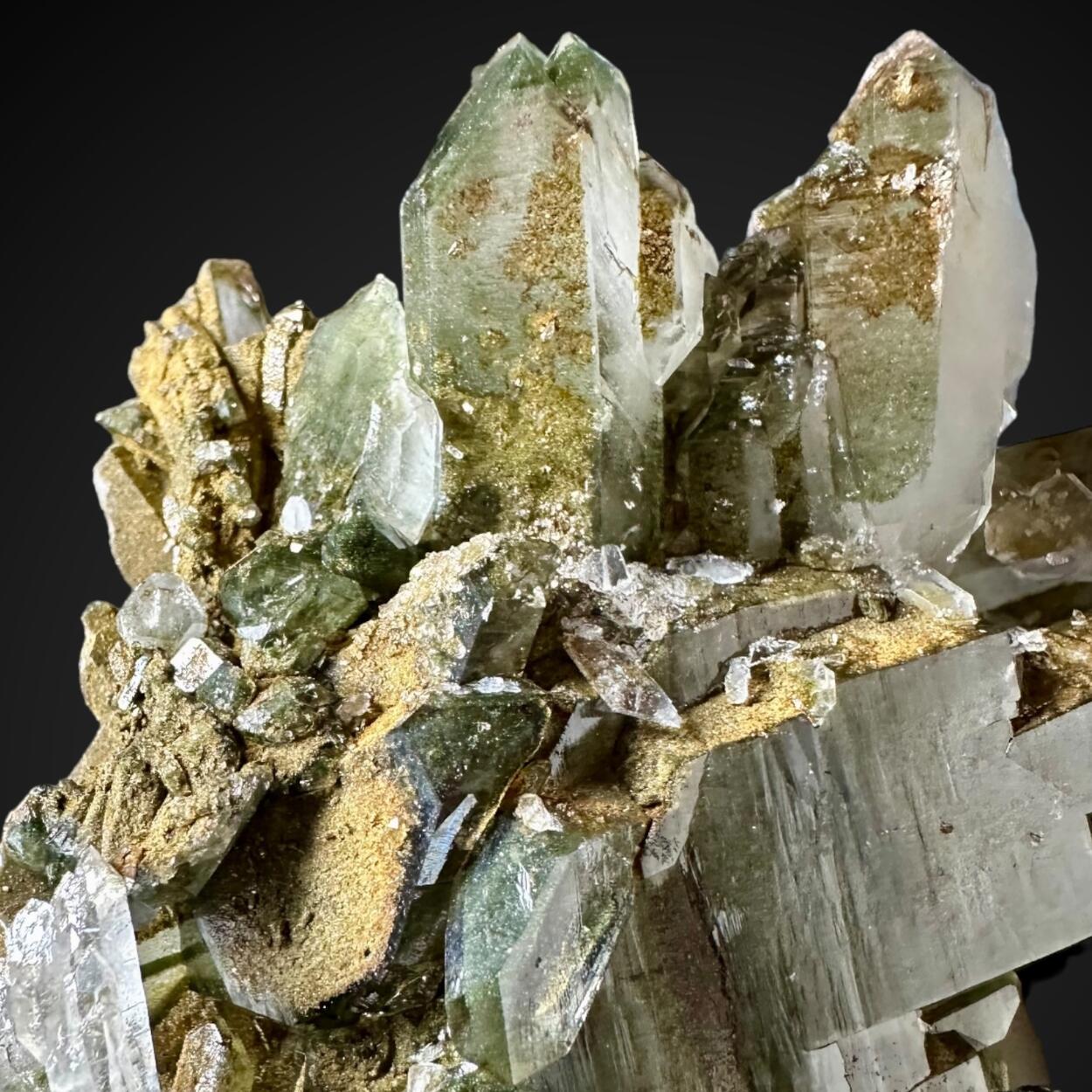 Faden Quartz With Chlorite Inclusions