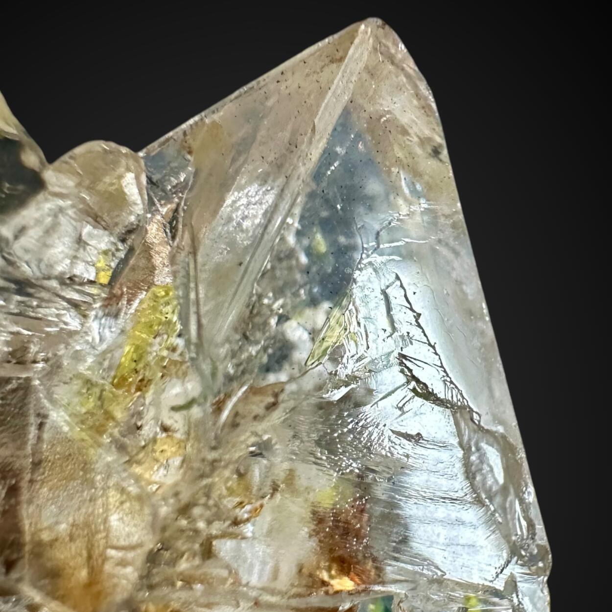 Quartz With Petroleum Inclusions