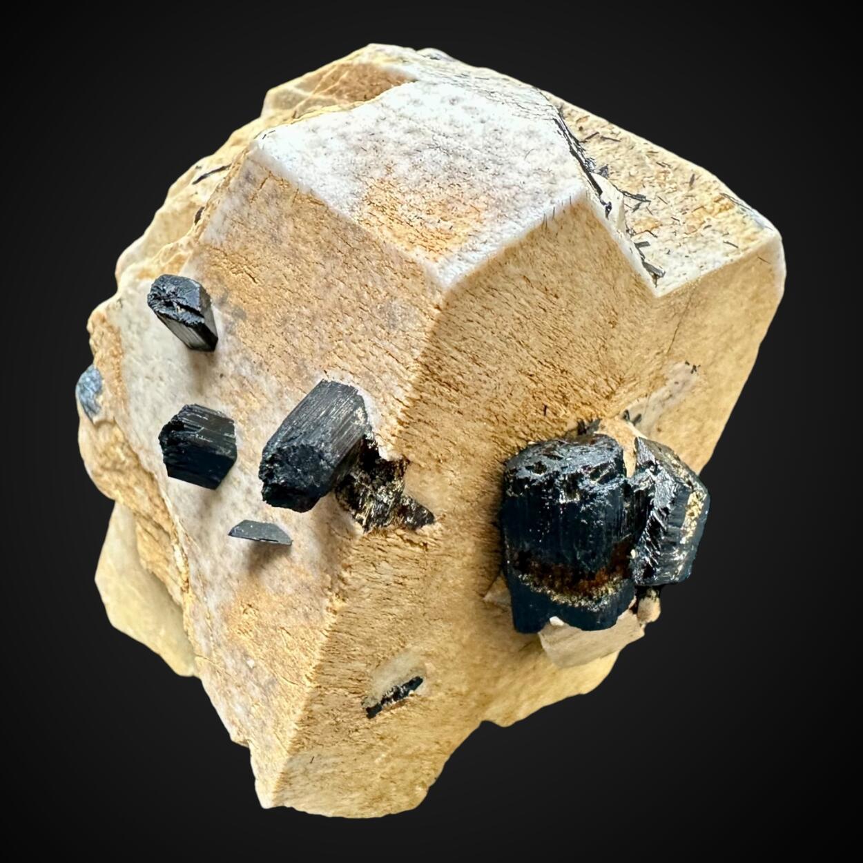 Arfvedsonite On Orthoclase