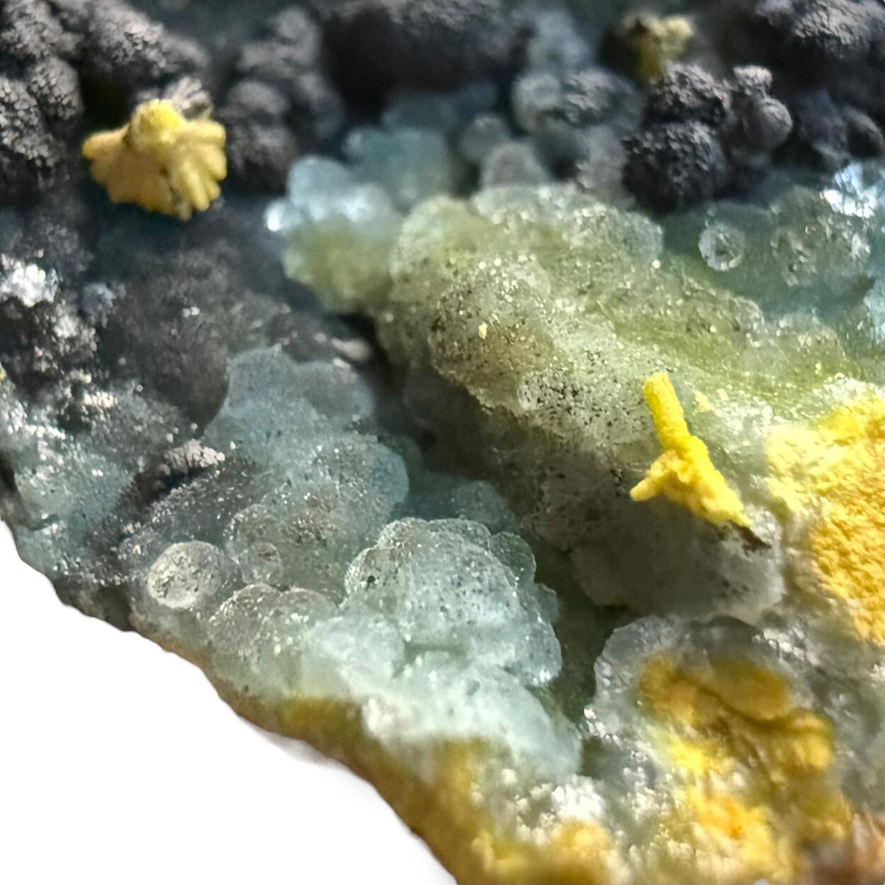 Plumbogummite With Mimetite & Romanèchite