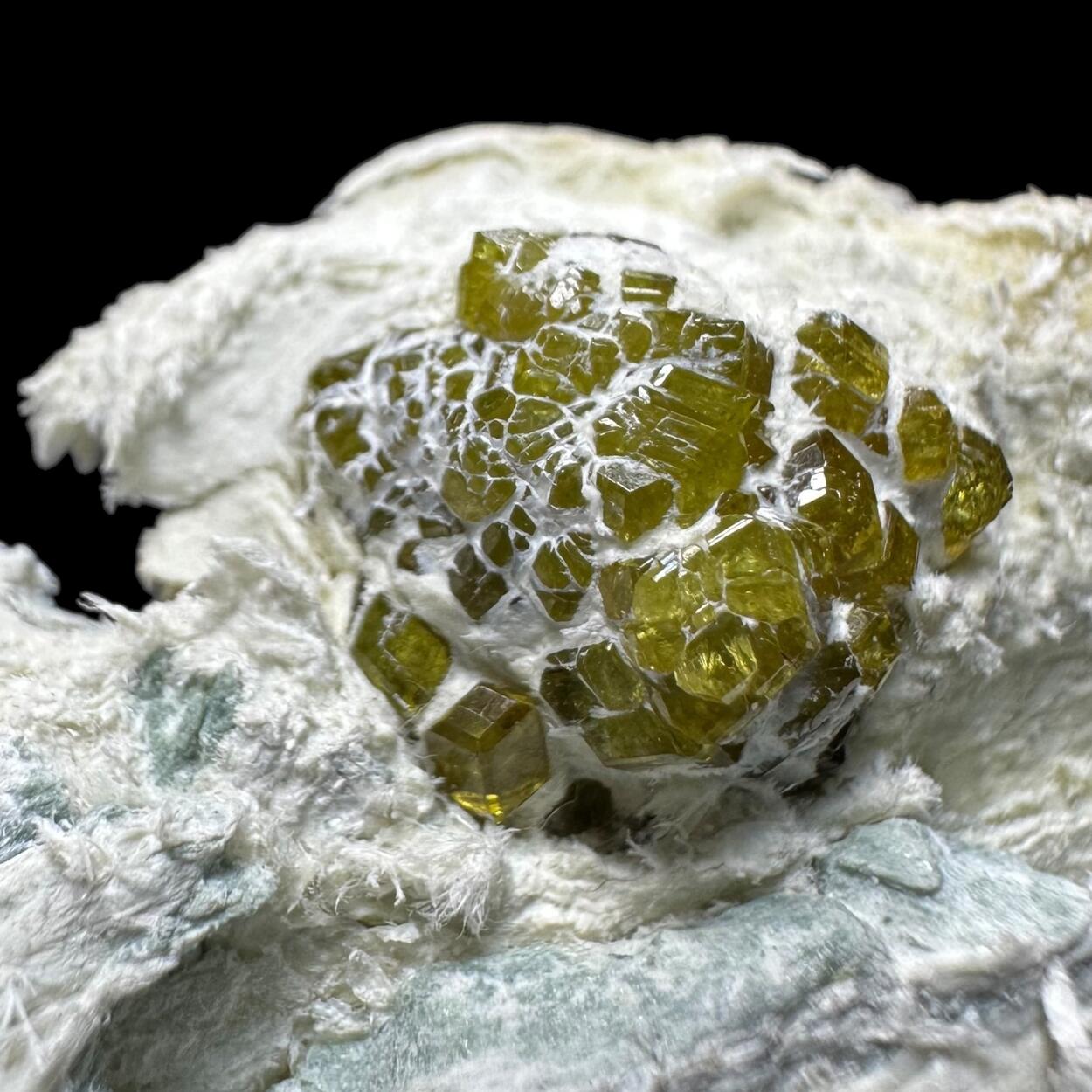 Demantoid With Asbestos