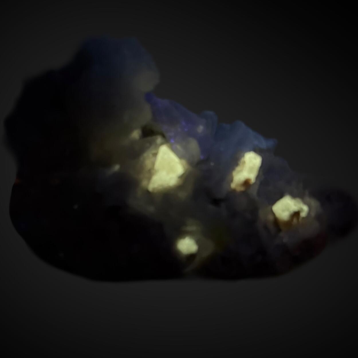 Powellite & Stilbite