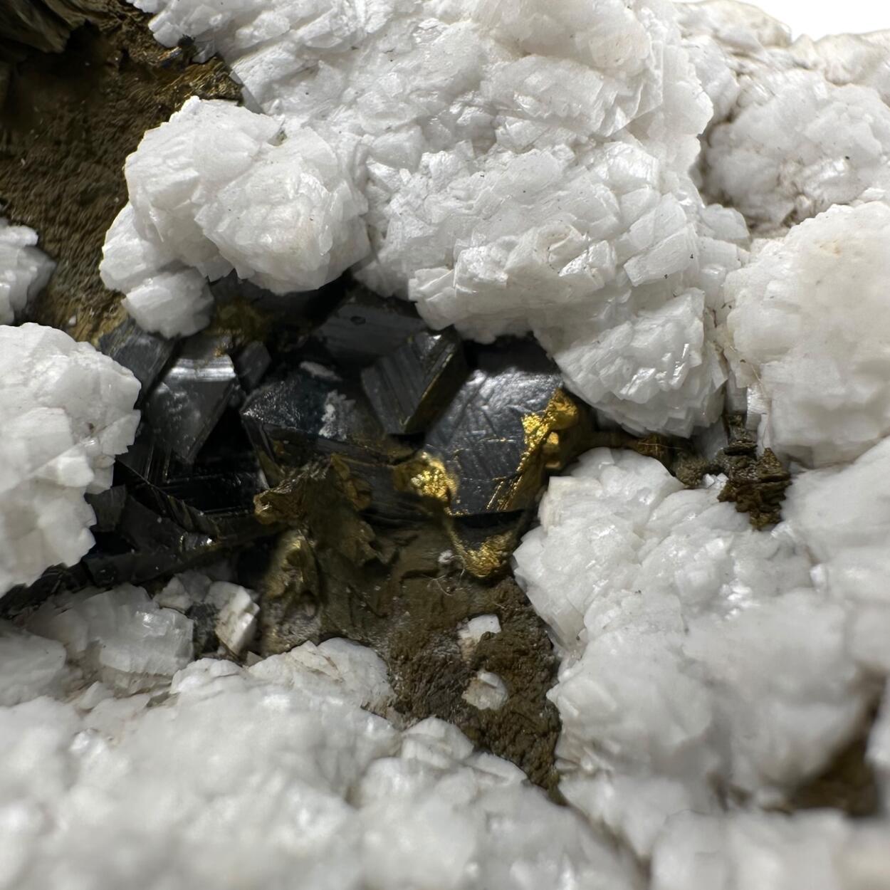 Sphalerite With Chalcopyrite & Dolomite