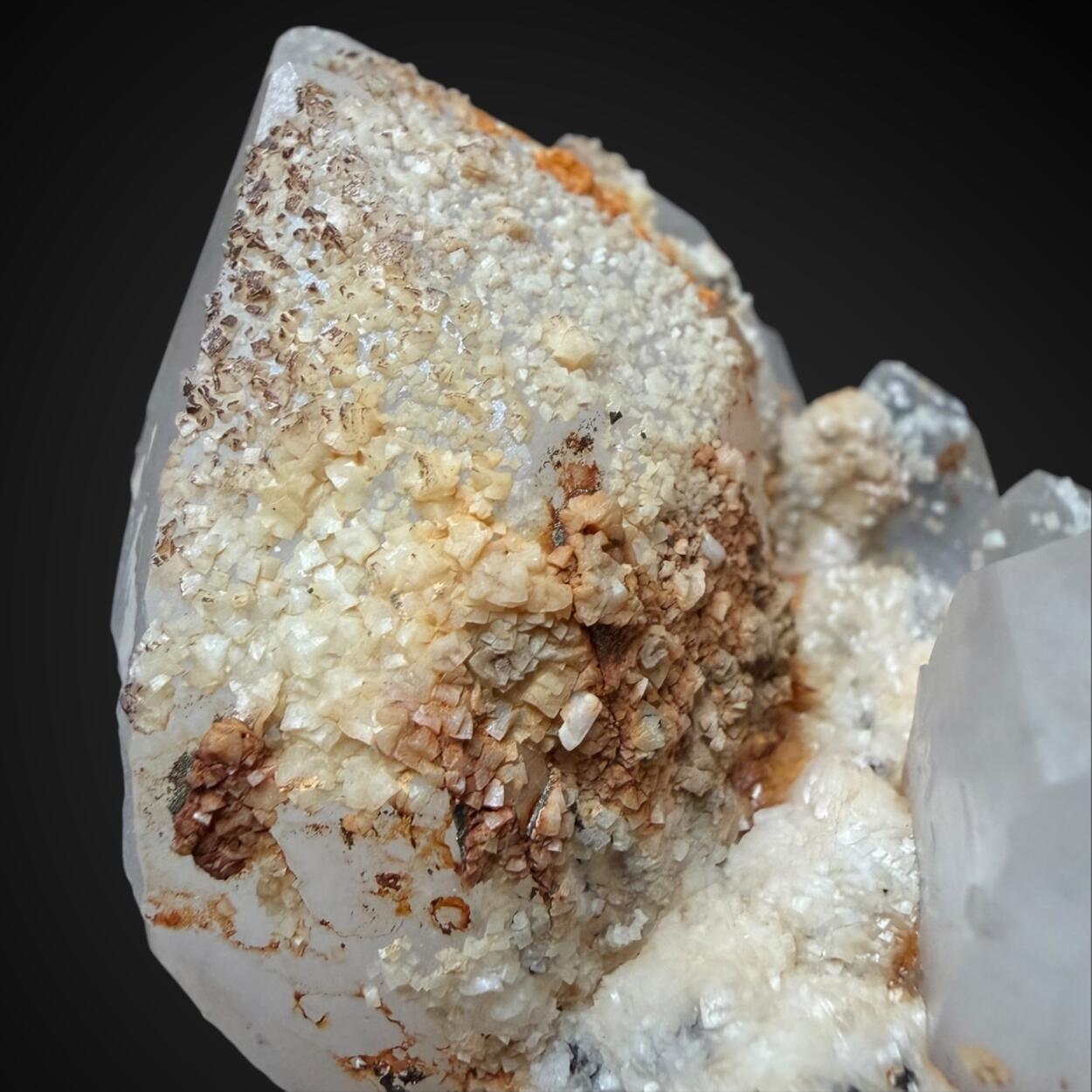 Quartz With Dolomite