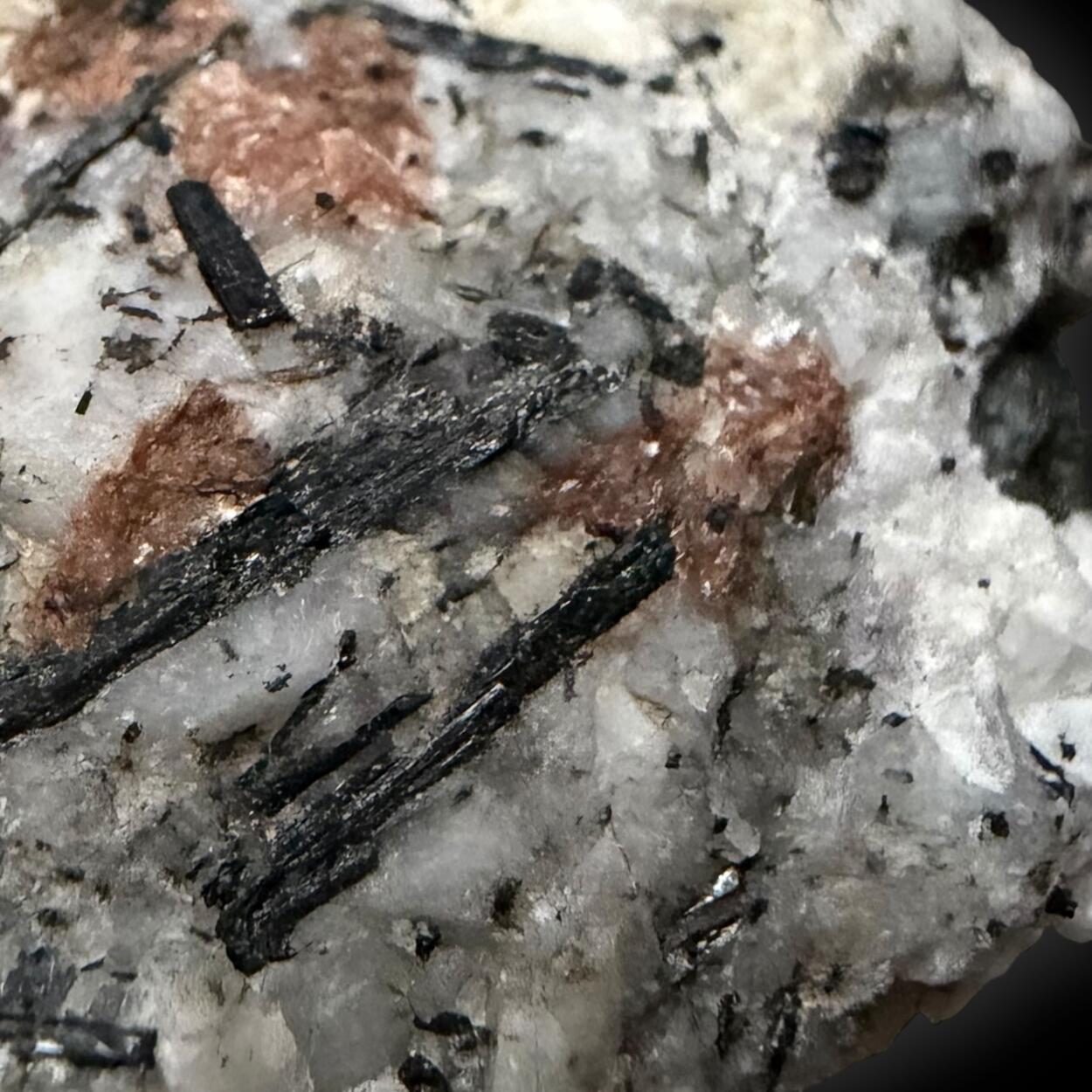 Tundrite-(Ce) & Catapleiite
