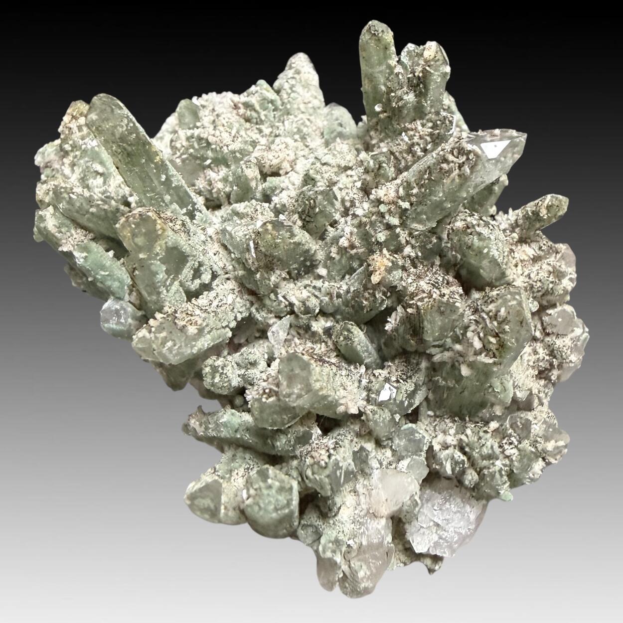 Pumpellyite-(Mg) On Quartz