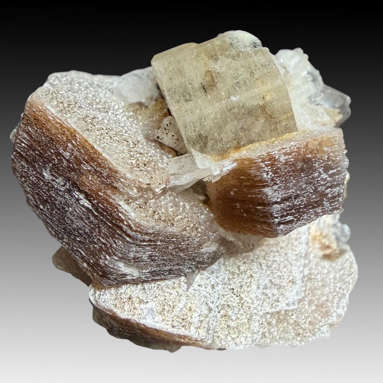 Fluorapatite With Lepidolite