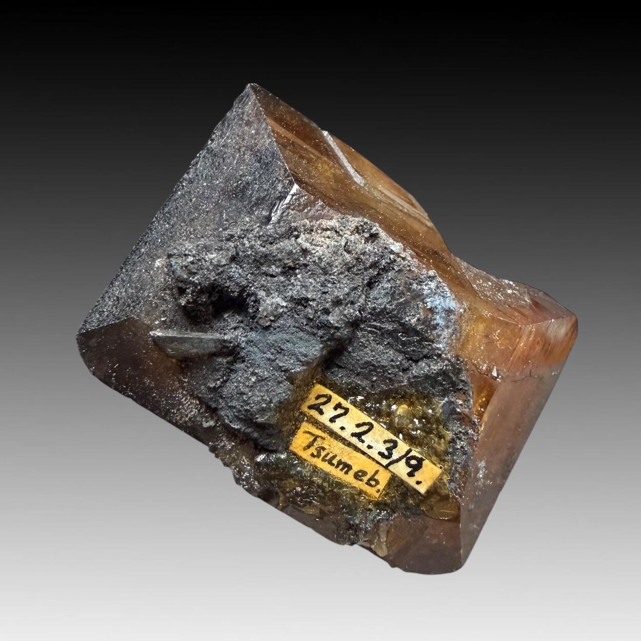 Wulfenite
