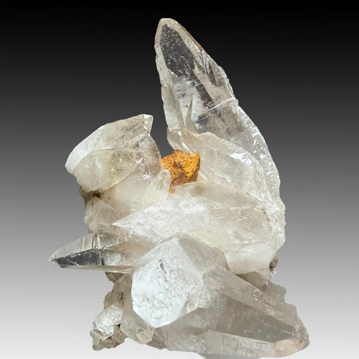 Quartz Var Ticino Habit