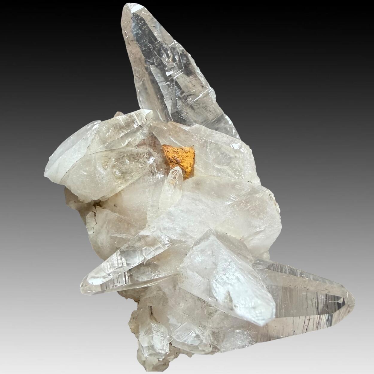 Quartz Var Ticino Habit