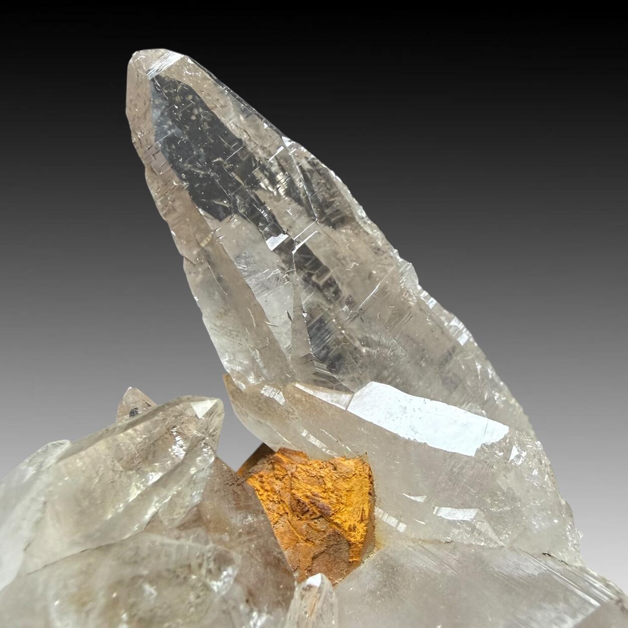 Quartz Var Ticino Habit