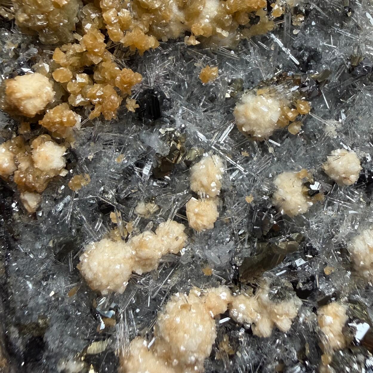 Sphalerite With Calcite Siderite & Quartz