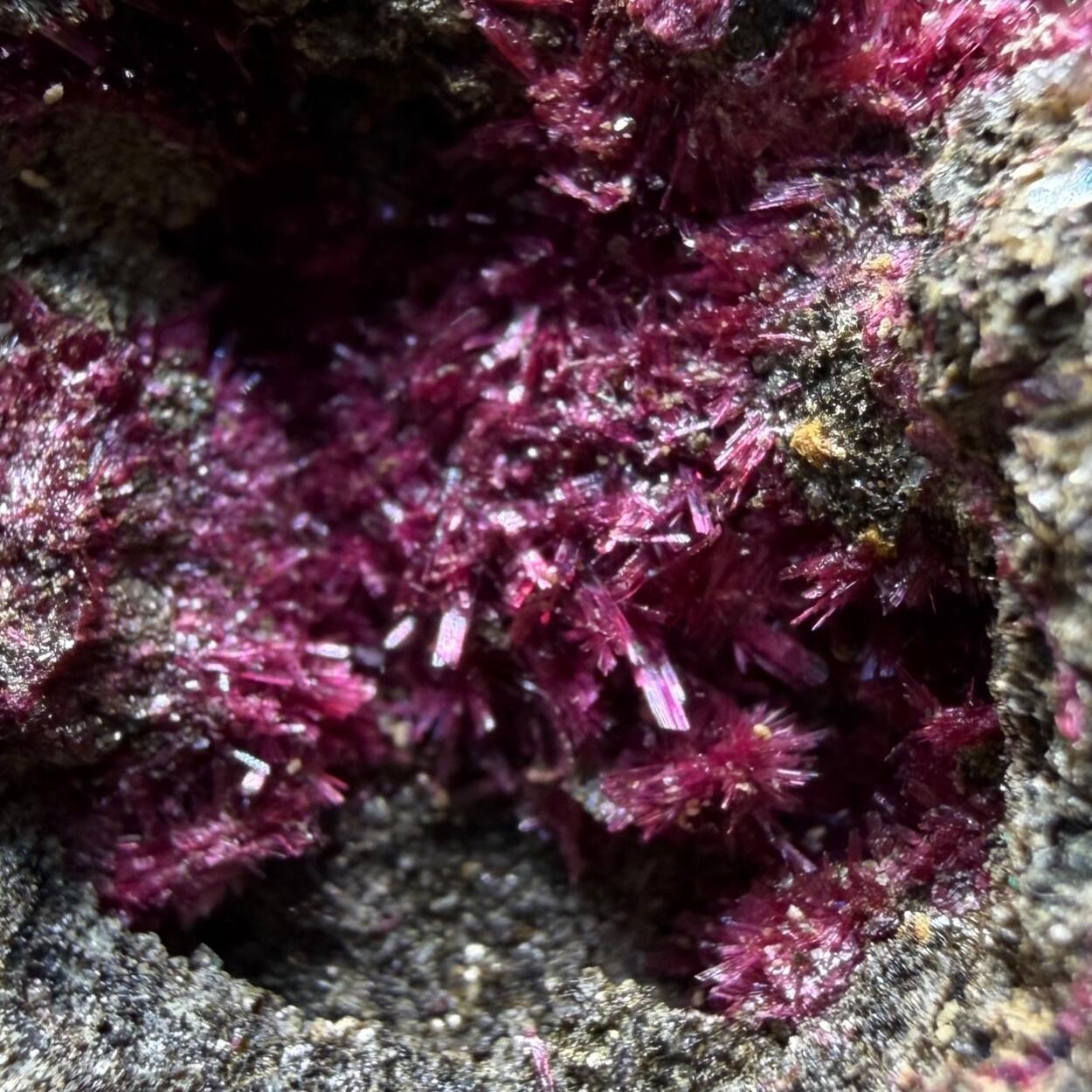 Erythrite