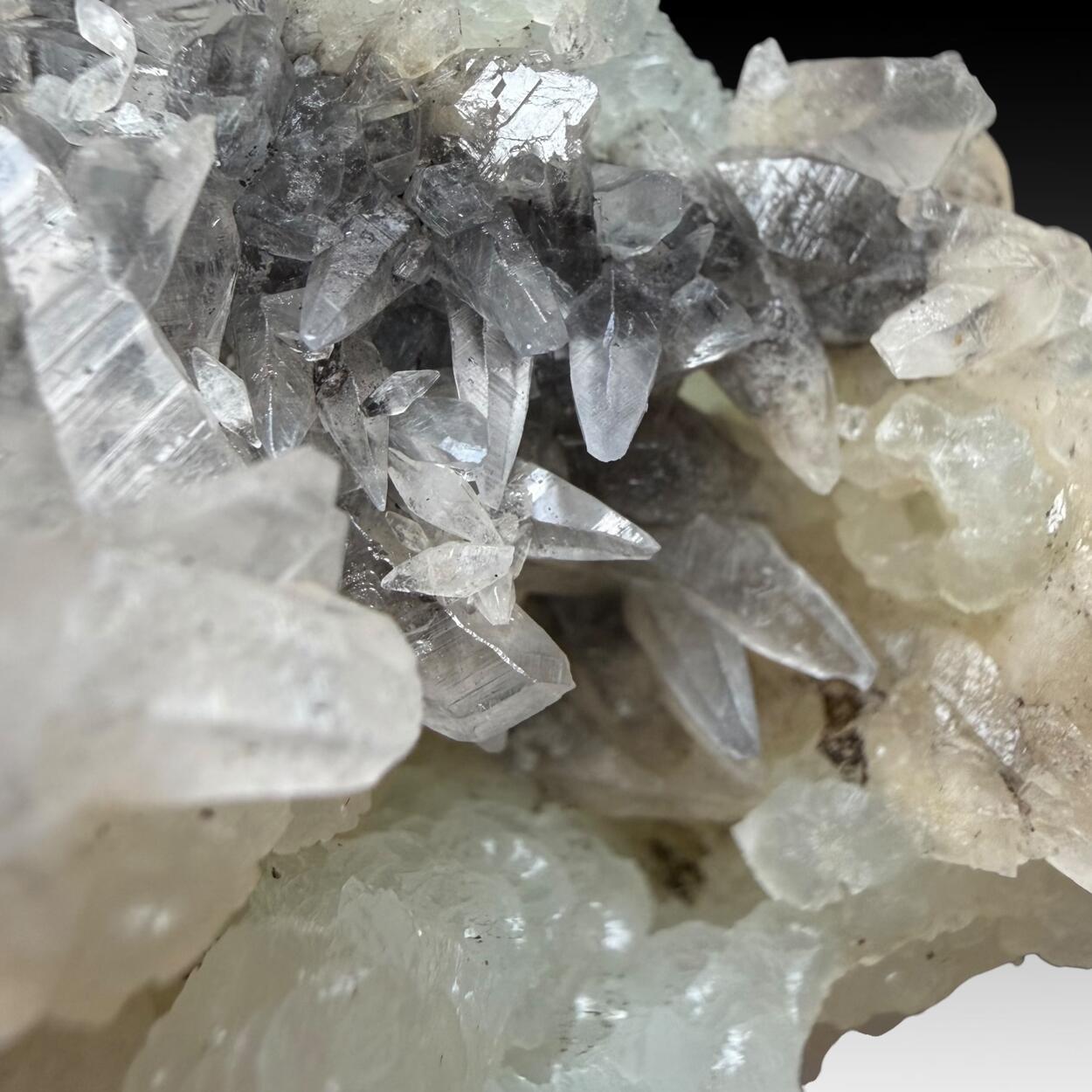 Prehnite Psm Laumontite & Calcite