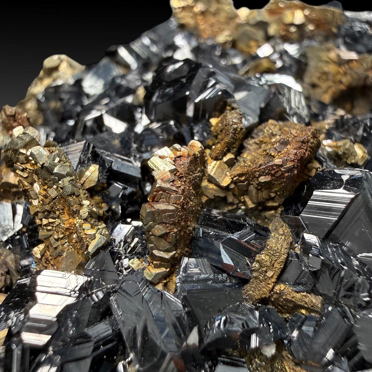 Pyrrhotite With Sphalerite & Pyrite Psm Pyrrhotite