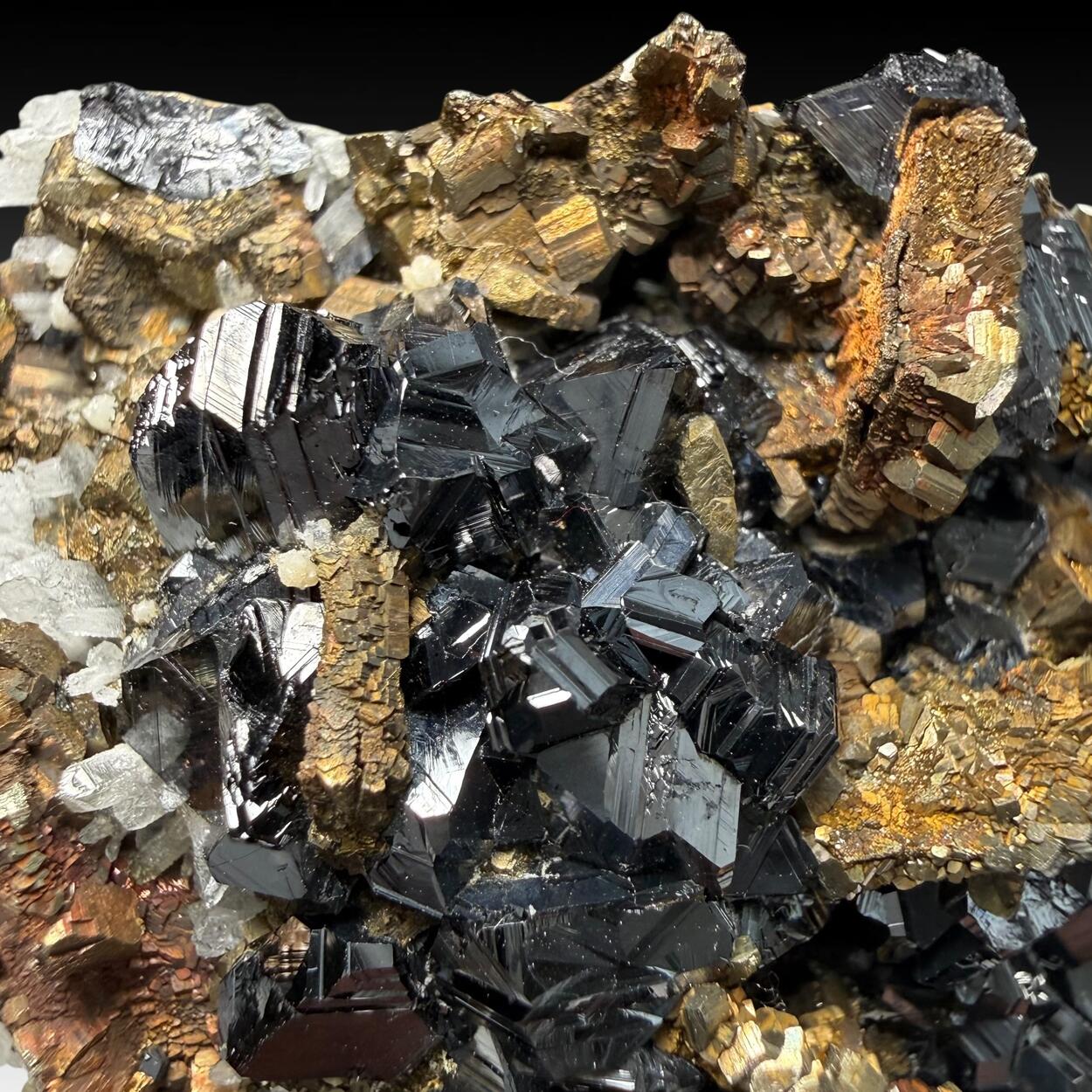 Pyrrhotite With Sphalerite & Pyrite Psm Pyrrhotite