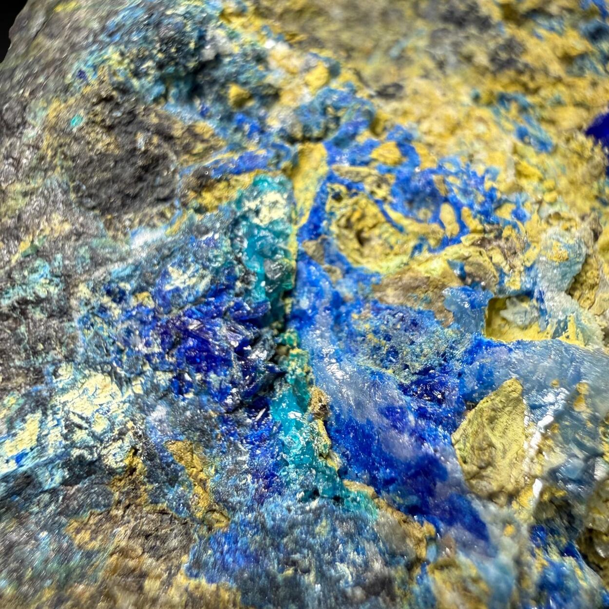 Linarite On Beaverite-(Cu)