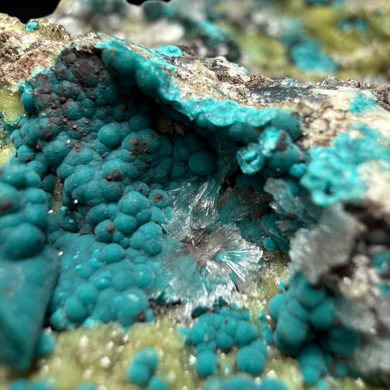 Rosasite With Hemimorphite On Smithsonite