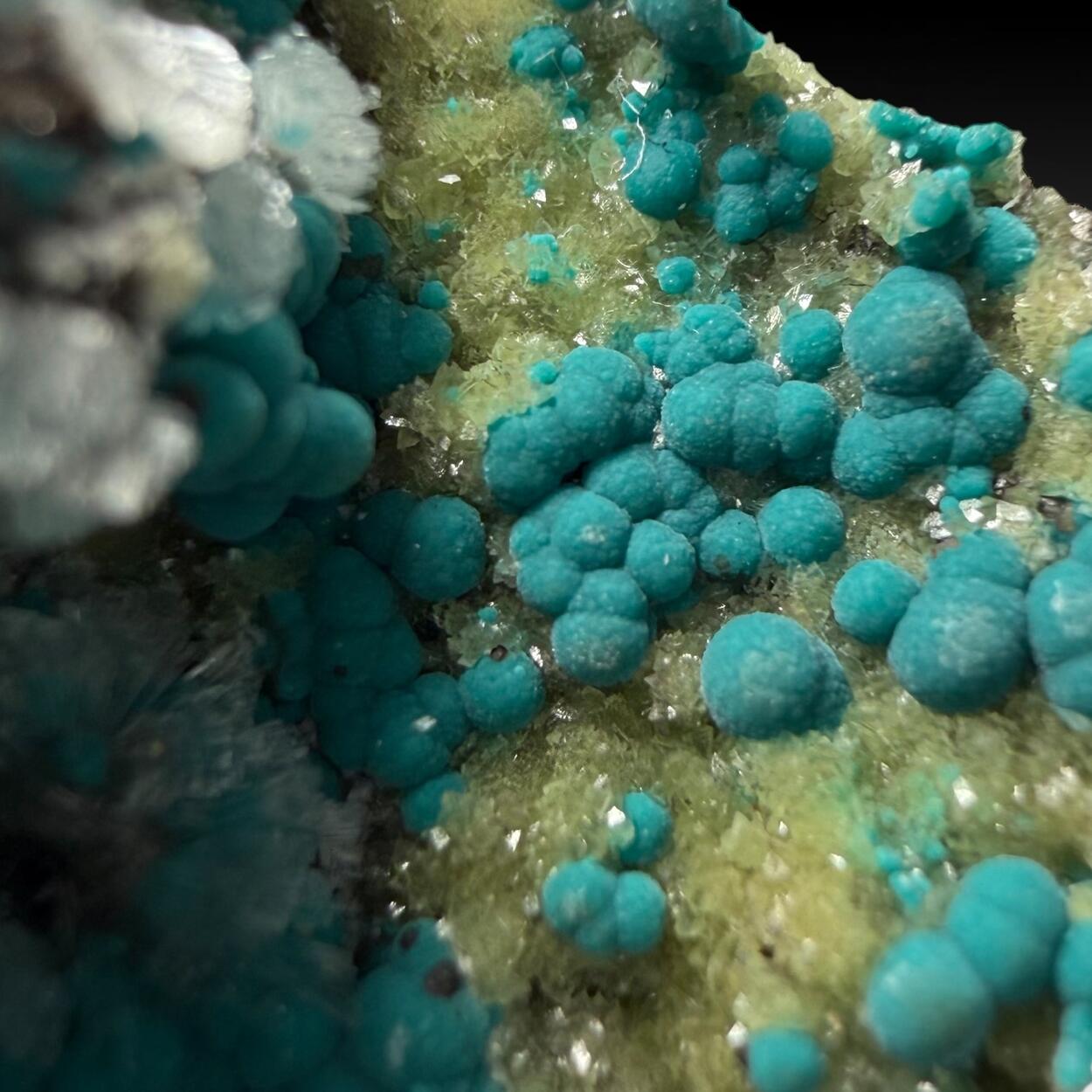 Rosasite With Hemimorphite On Smithsonite