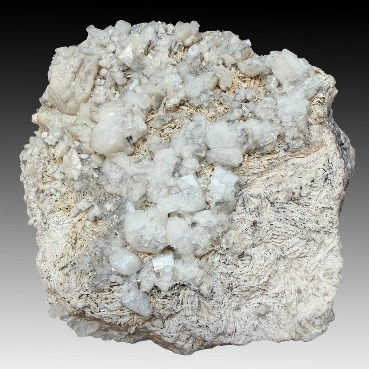 Calcite & Harmotome Brewsterite On Baryte