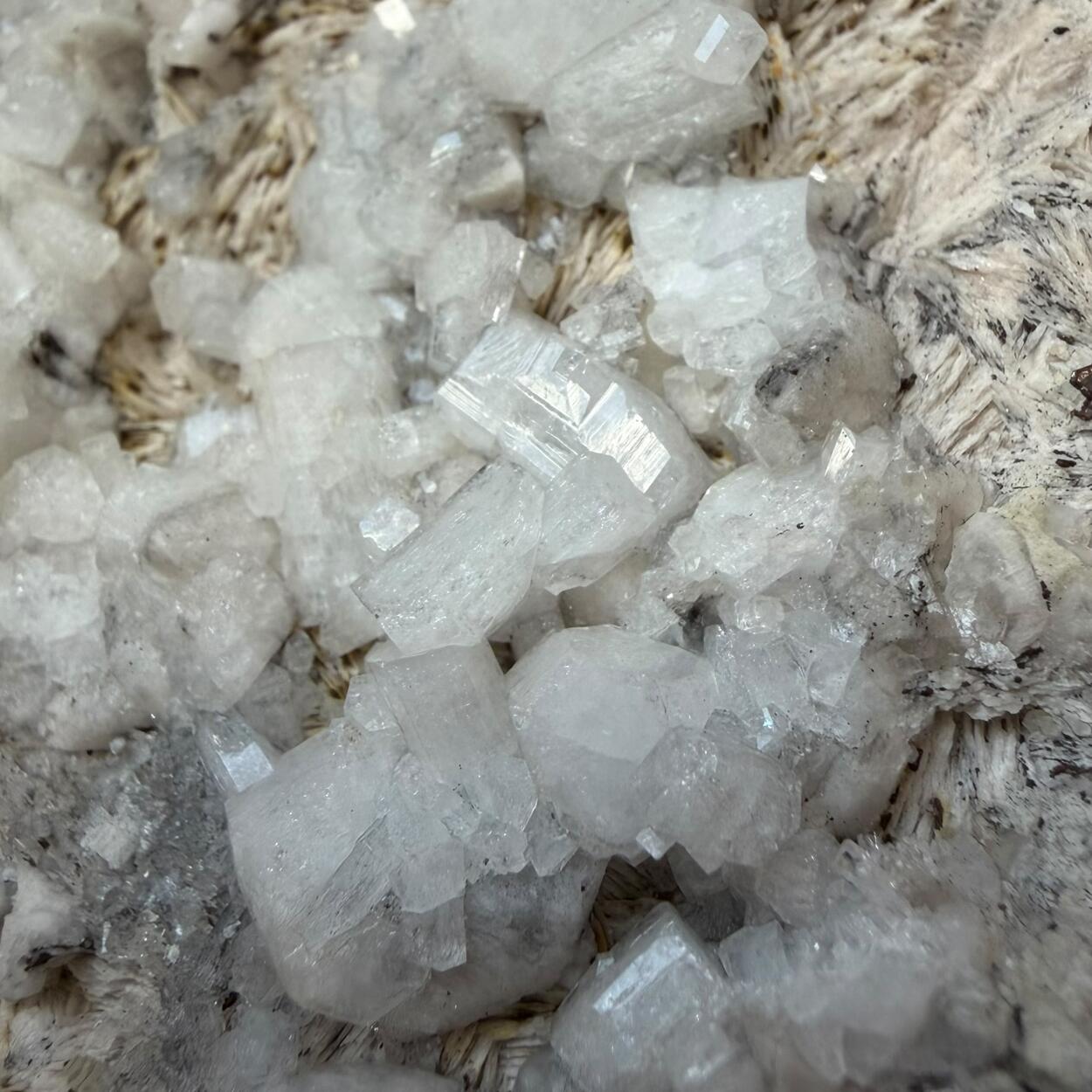 Calcite & Harmotome Brewsterite On Baryte