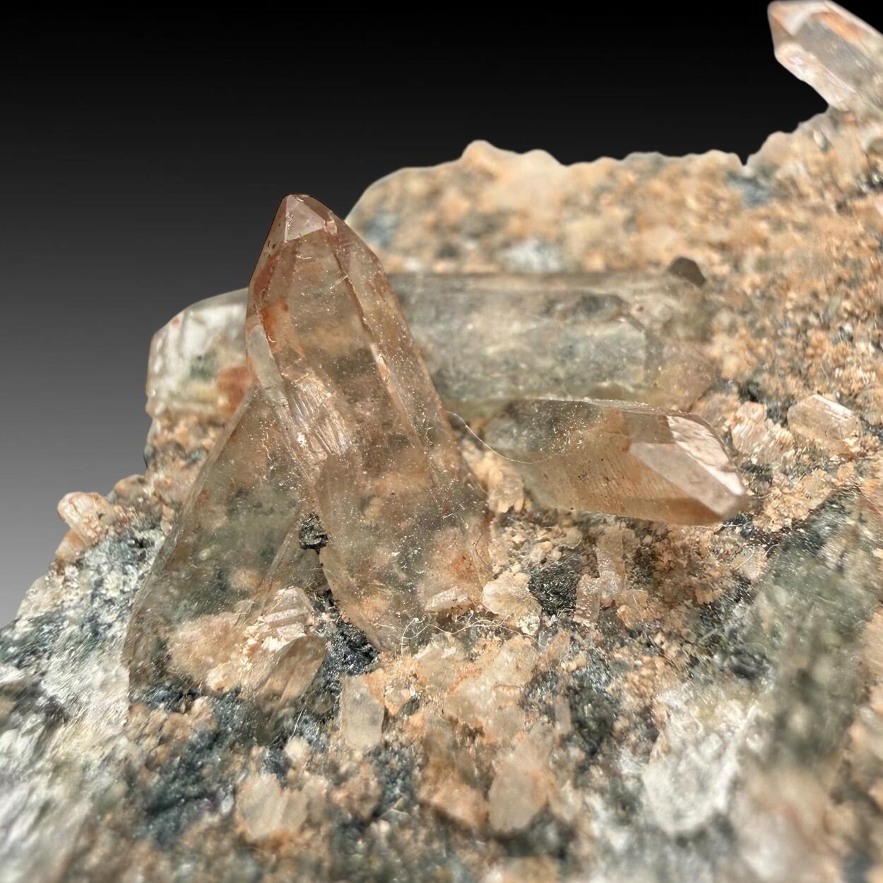 Quartz With Hematite & Chlorite Inclusions