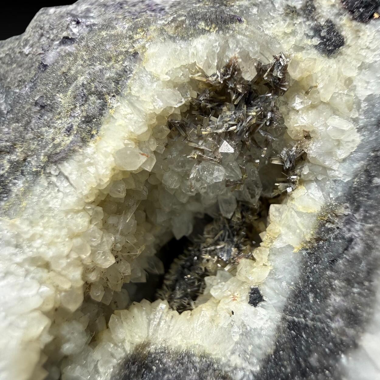 Metacinnabar & Valentinite