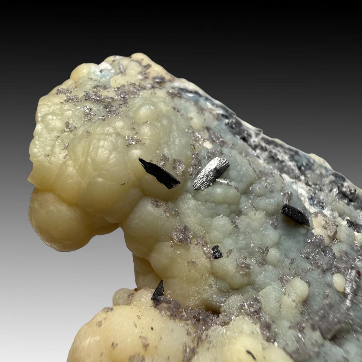 Brucite With Manganite