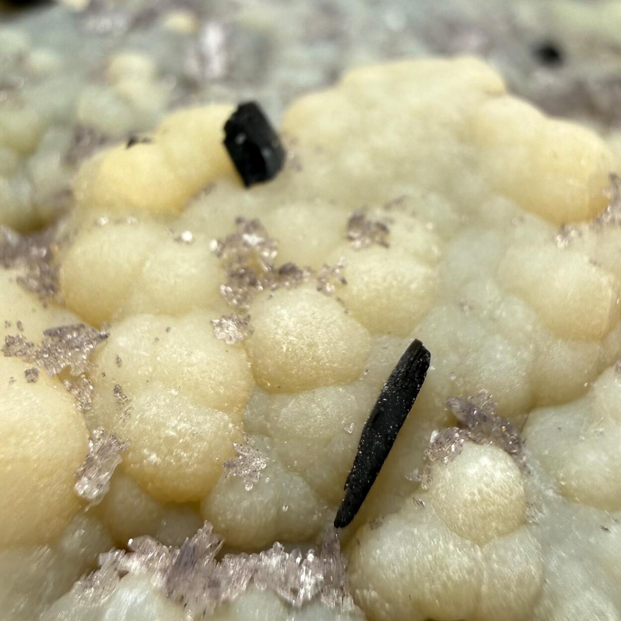 Brucite With Manganite