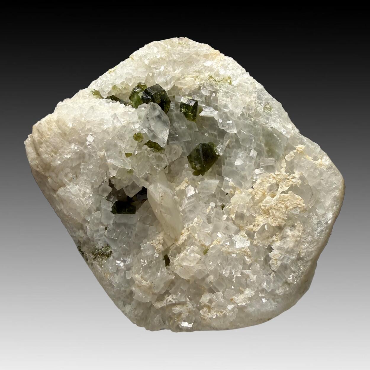 Uvite On Magnesite
