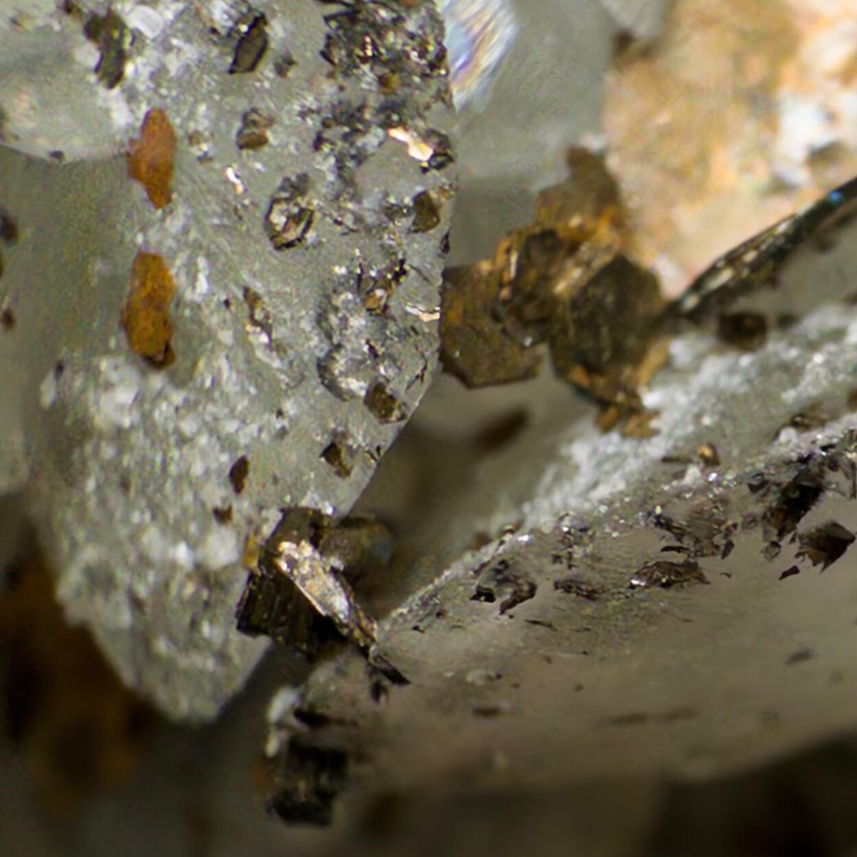 Magnesite With Pyrrhotite & Cubanite