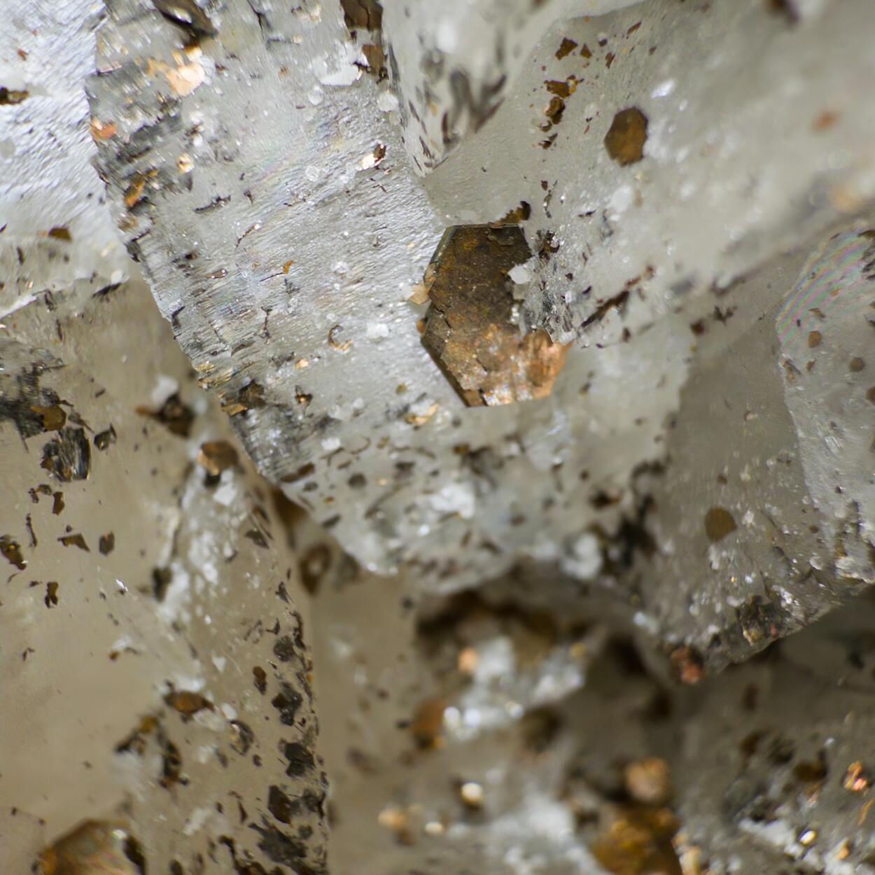 Magnesite With Pyrrhotite & Cubanite