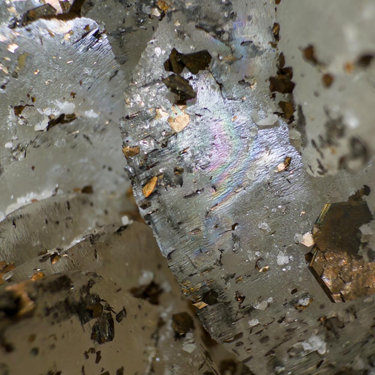 Magnesite With Pyrrhotite & Cubanite