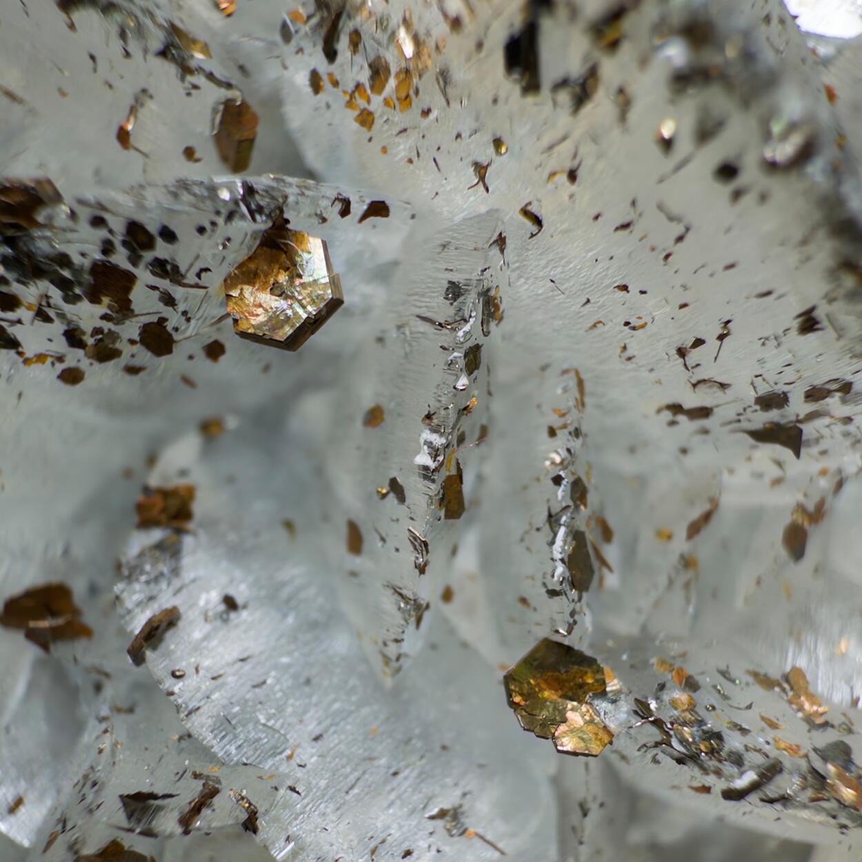 Magnesite With Pyrrhotite & Cubanite