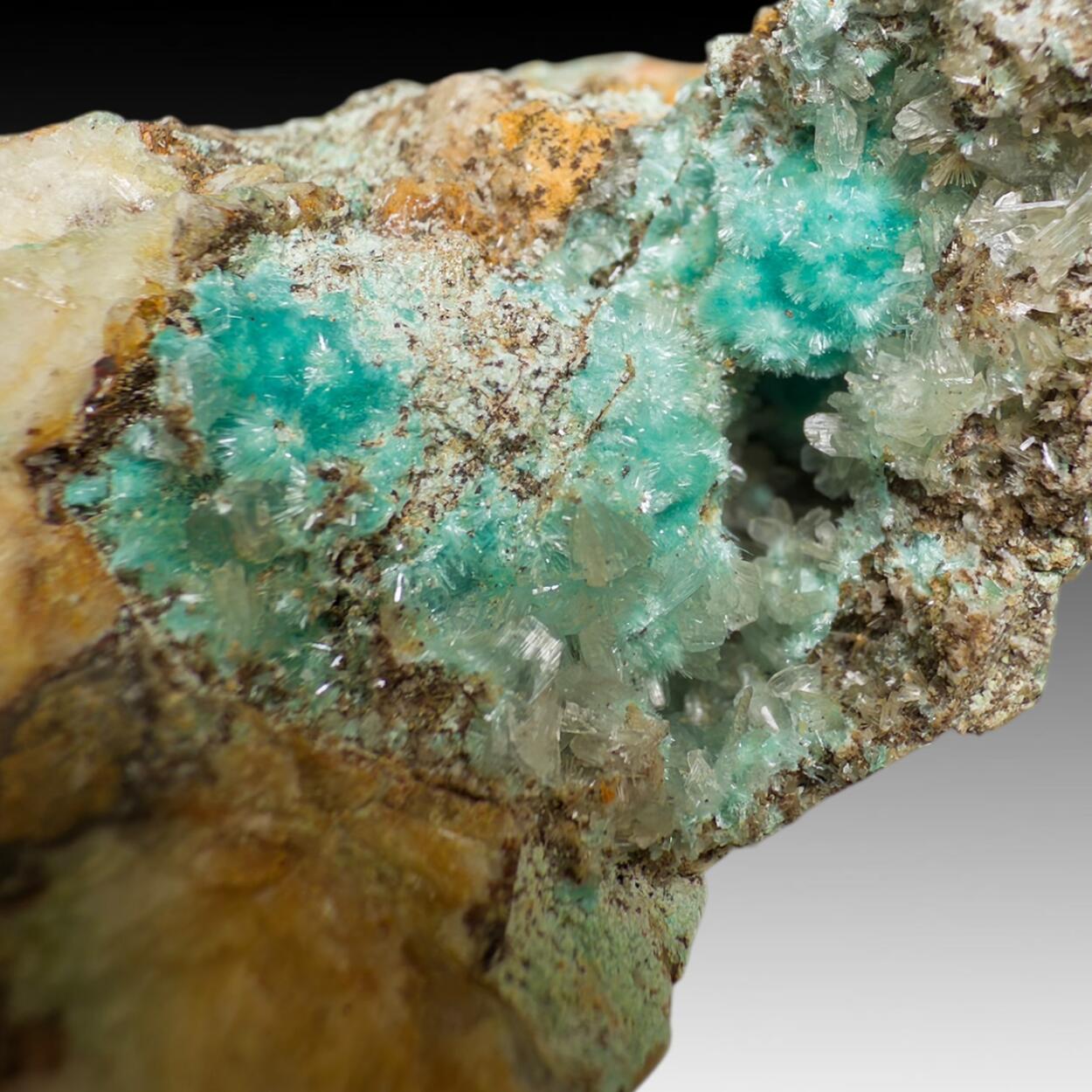 Aurichalcite & Baryte With Hemimorphite