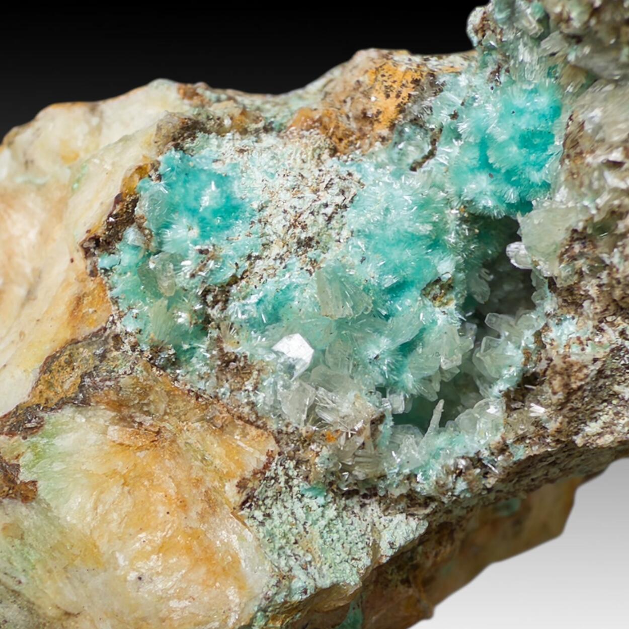 Aurichalcite & Baryte With Hemimorphite