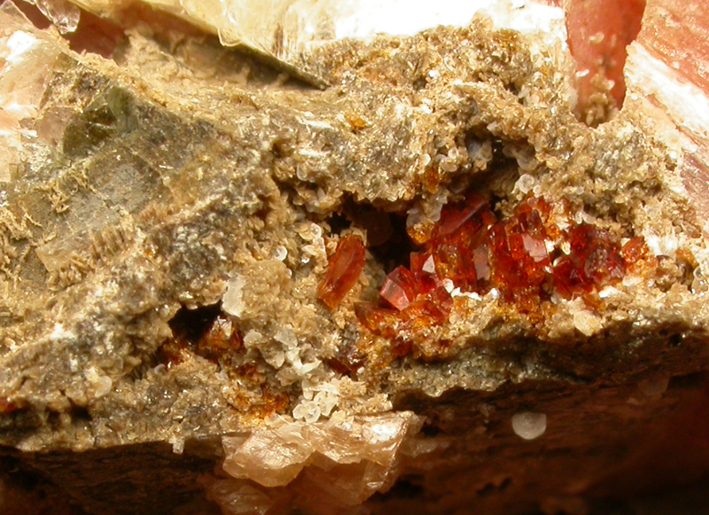 Sérandite & Manganoneptunite