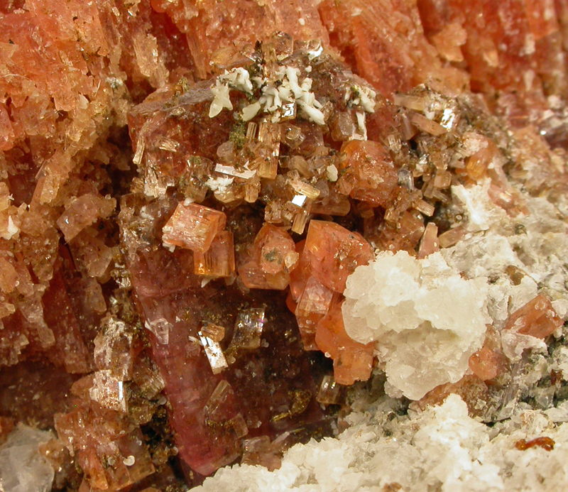 Sérandite & Manganoneptunite