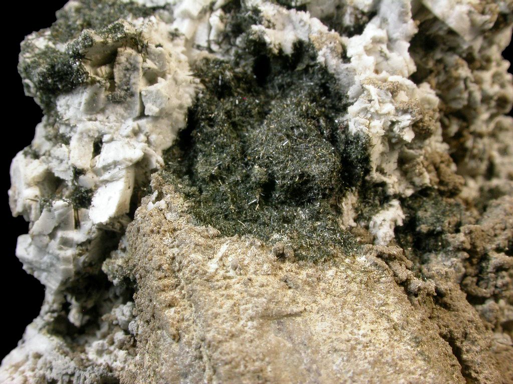 Siderite Manganoneptunite Sérandite Albite & Aegirine