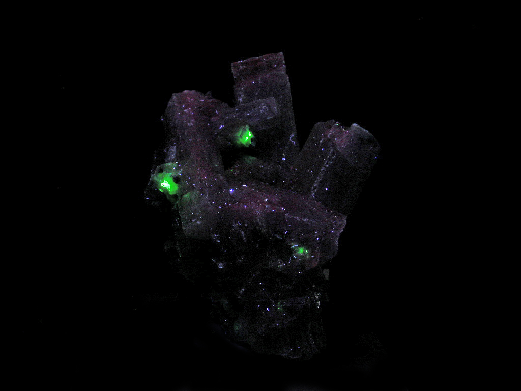 Natrolite Chamosite & Willemite