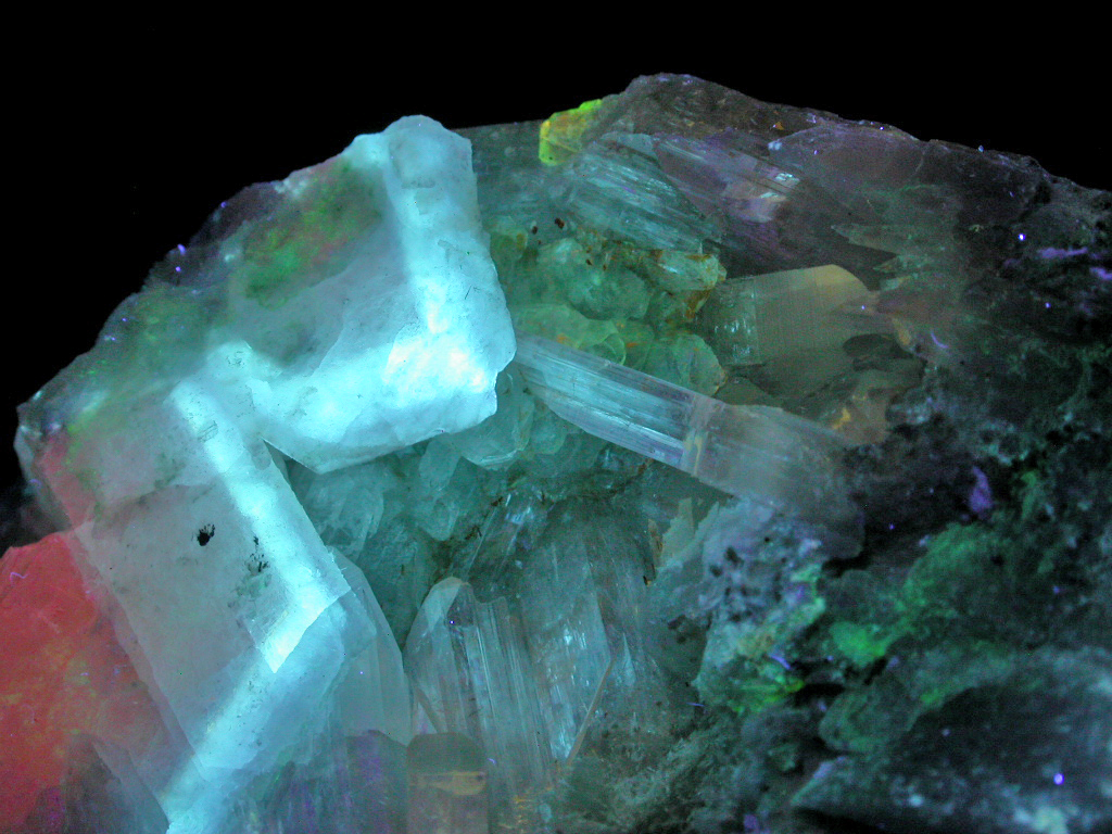 Pectolite Fluorapophyllite Molybdenite & Sodalite