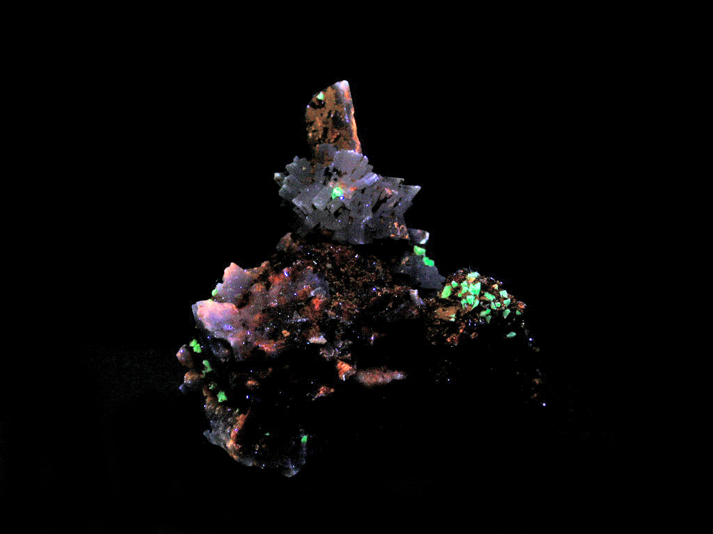 Eudidymite & Genthelvite