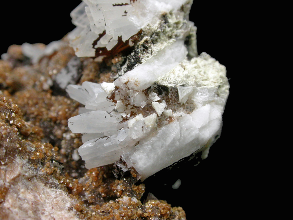 Eudidymite & Genthelvite