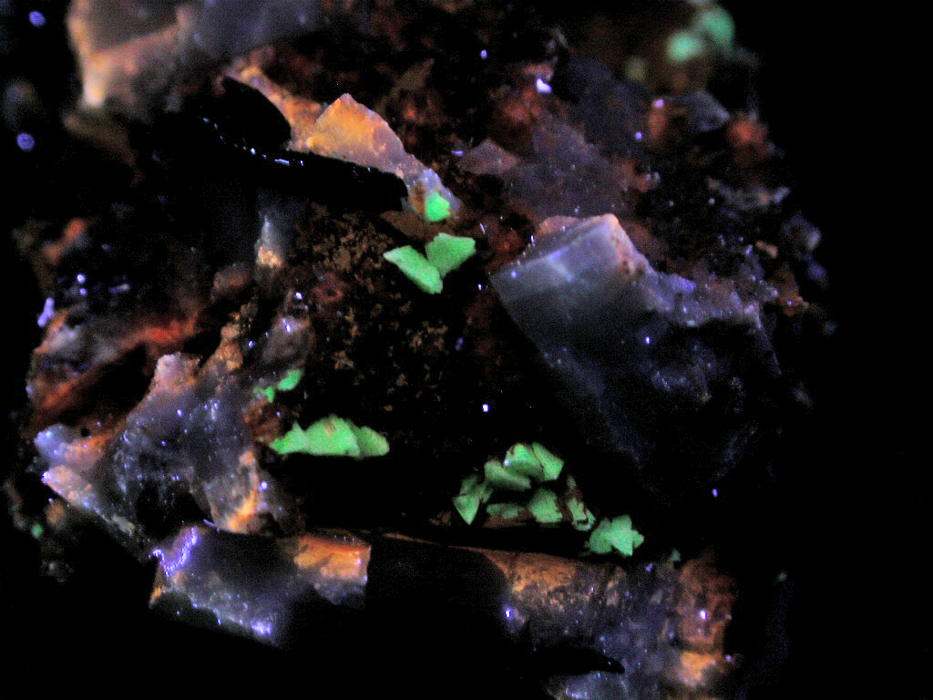 Eudidymite & Genthelvite