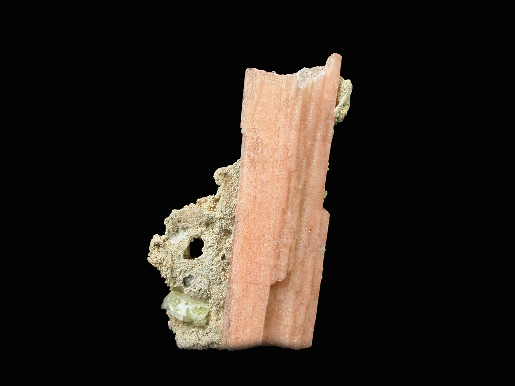 Schizolite Leucophanite & Rémondite-(Ce)