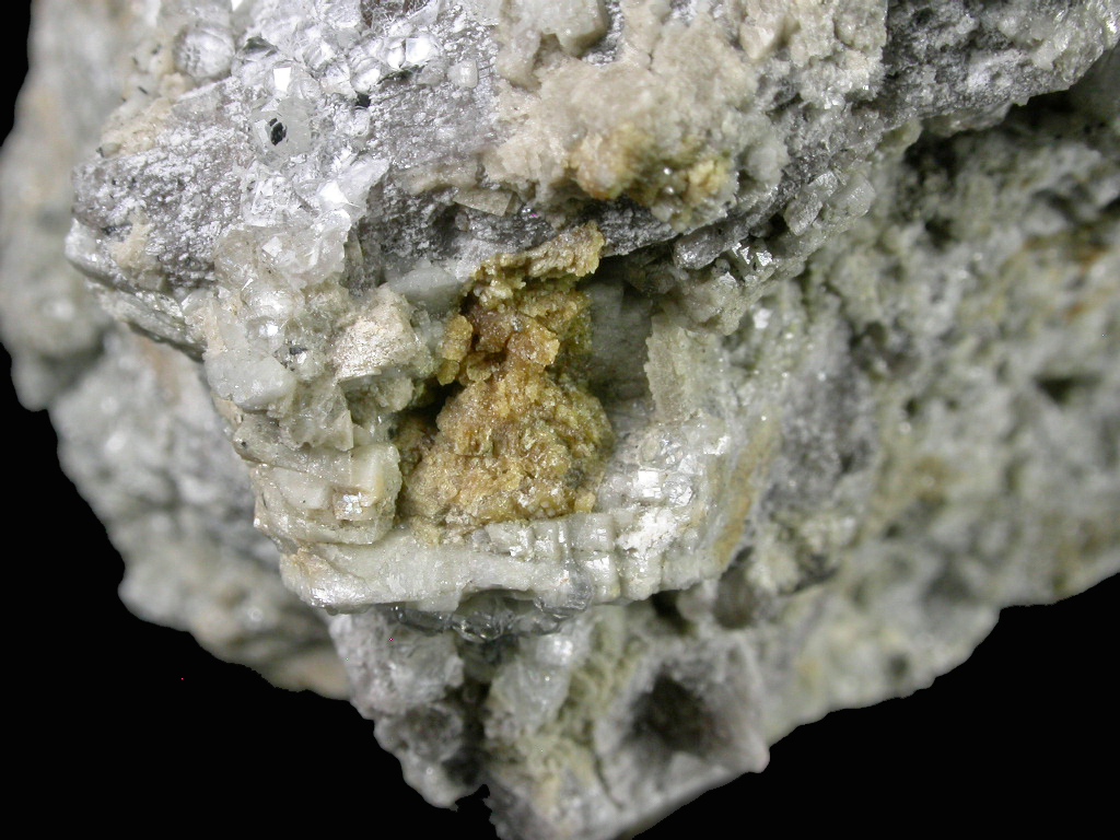 Bastnäsite-(Ce) Quartz Ankerite Gmelinite-Na Analcime & Donnayite-(Y)