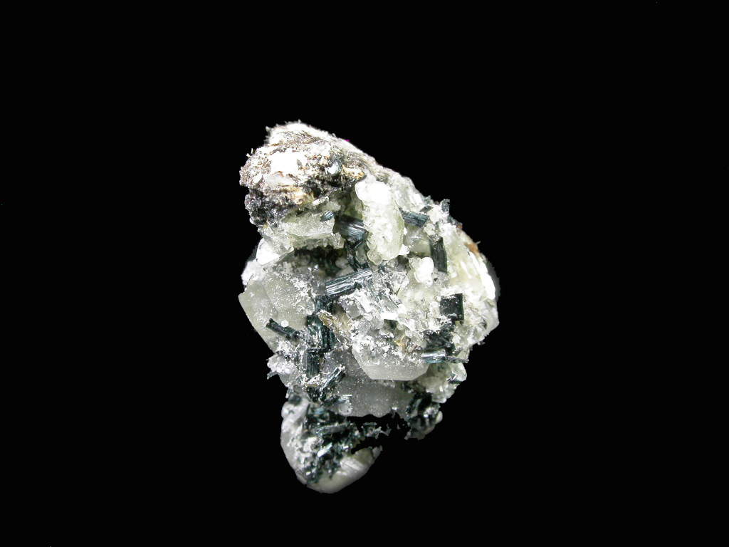 Haineaultite & Monteregianite-(Y)