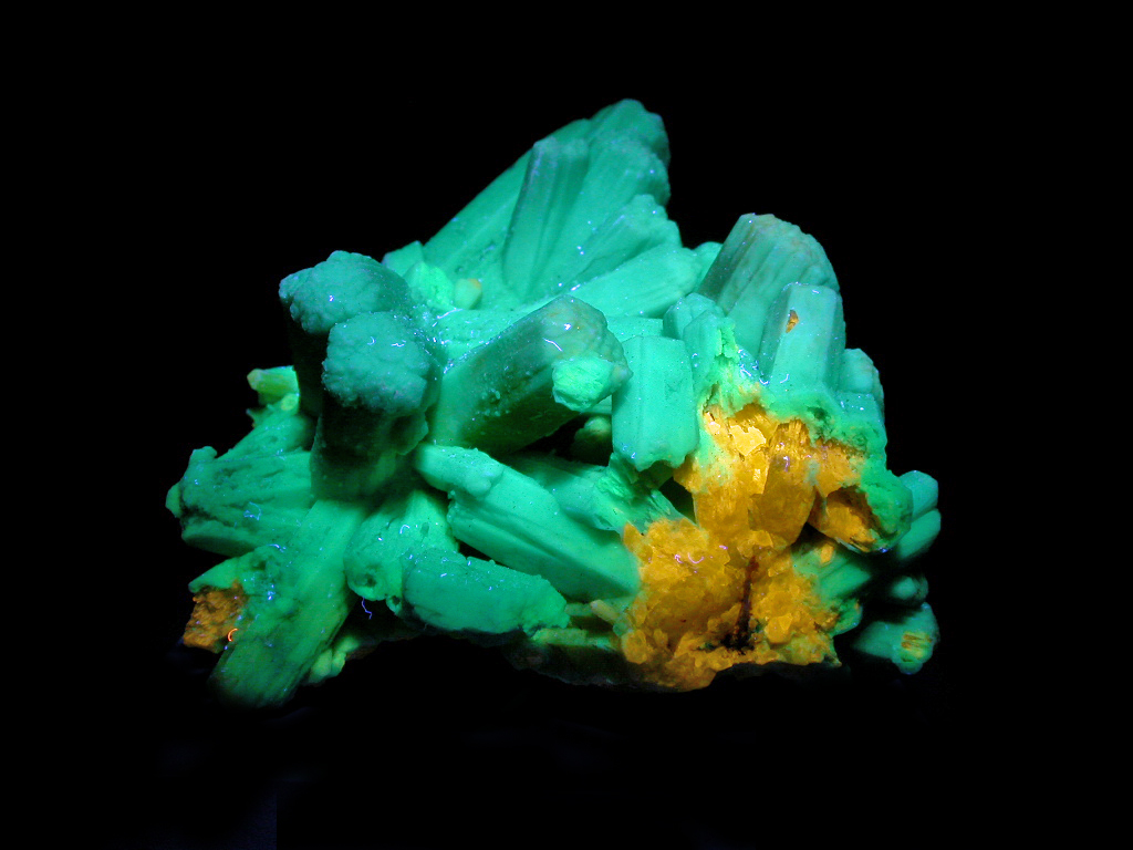 Plumbogummite