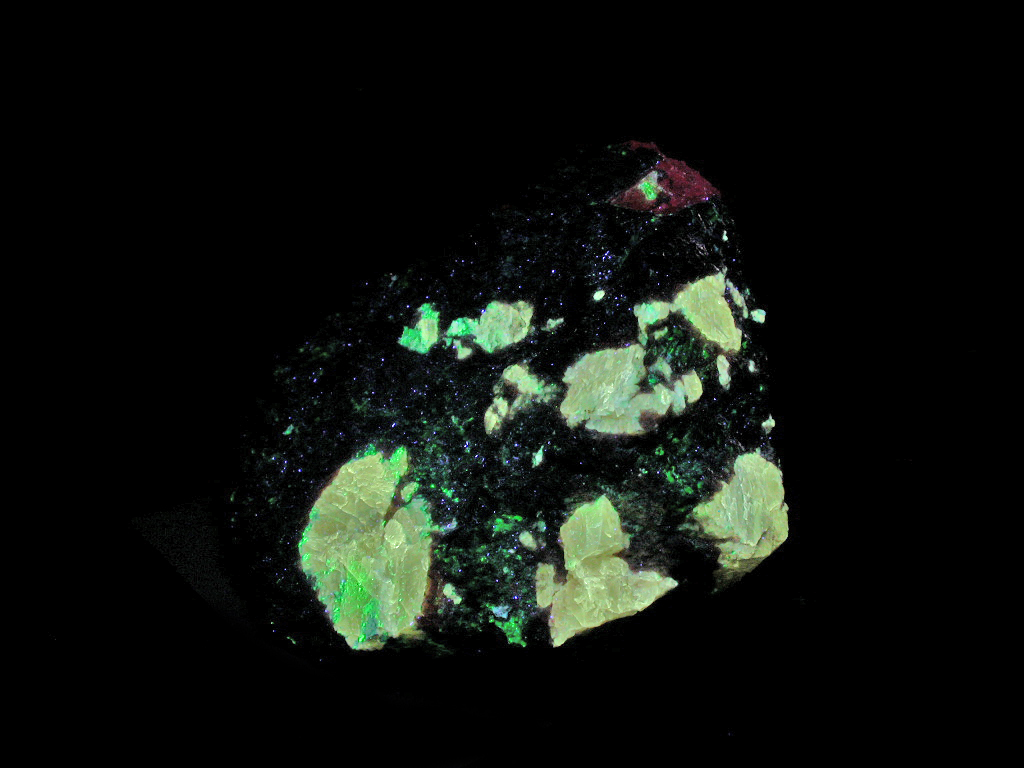 Gittinsite Vlasovite & Eudialyte