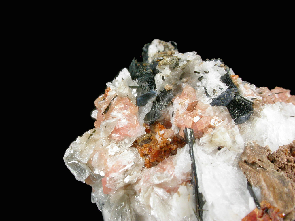 Catapleiite Manganoneptunite & Sérandite